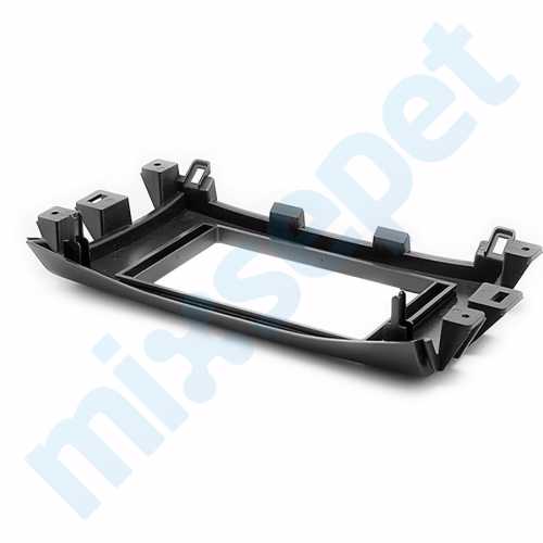 Nissan Navara Double Multimedya Çerçevesi 11-575 